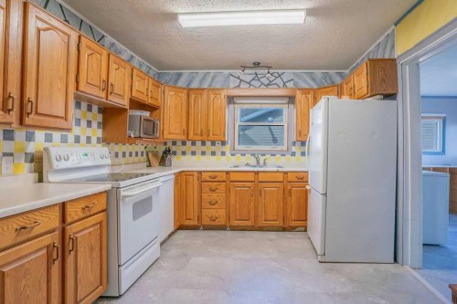 4716 52 Avenue, Vermilion, AB - Indoor Photo Showing Kitchen