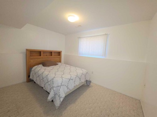 3404 61 Avenue, Lloydminster, AB - Indoor Photo Showing Bedroom