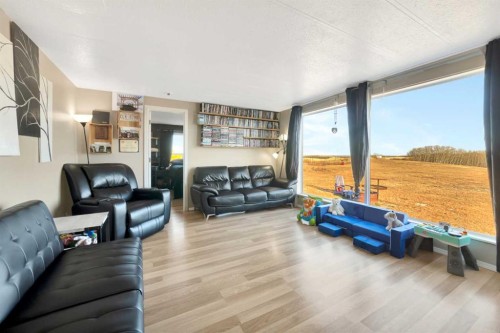 Pt Ne 03-48-27-W3, Rural, SK - Indoor Photo Showing Living Room