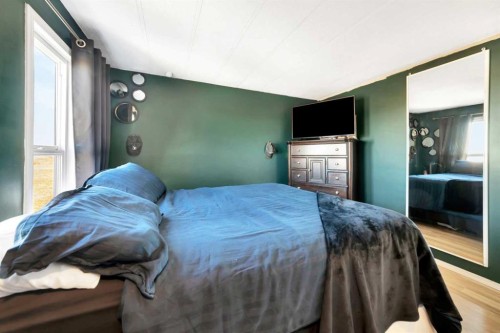 Pt Ne 03-48-27-W3, Rural, SK - Indoor Photo Showing Bedroom