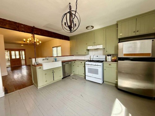 5127 47 Street, Provost, AB - Indoor Photo Showing Kitchen