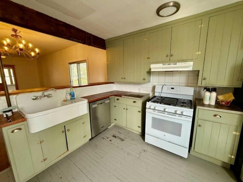 5127 47 Street, Provost, AB - Indoor Photo Showing Kitchen