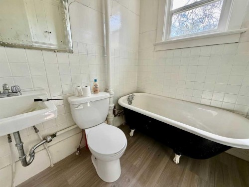 5127 47 Street, Provost, AB - Indoor Photo Showing Bathroom