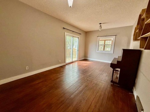5127 47 Street, Provost, AB - Indoor Photo Showing Other Room