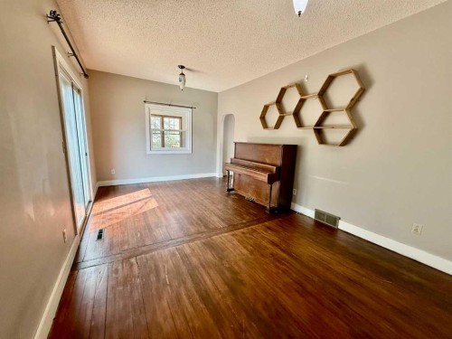 5127 47 Street, Provost, AB - Indoor