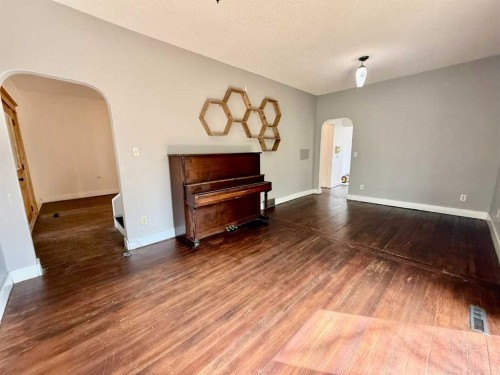 5127 47 Street, Provost, AB - Indoor