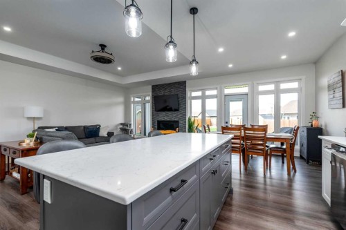 7302 37 Street Close, Lloydminster, AB - Indoor Photo Showing Kitchen