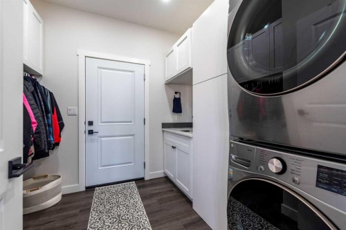 7302 37 Street Close, Lloydminster, AB - Indoor Photo Showing Laundry Room