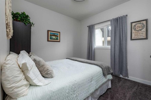 7302 37 Street Close, Lloydminster, AB - Indoor Photo Showing Bedroom