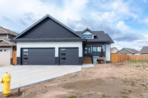 7302 37 Street Close, Lloydminster, AB - Outdoor With Facade