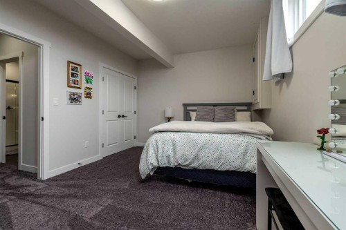 7302 37 Street Close, Lloydminster, AB - Indoor Photo Showing Bedroom