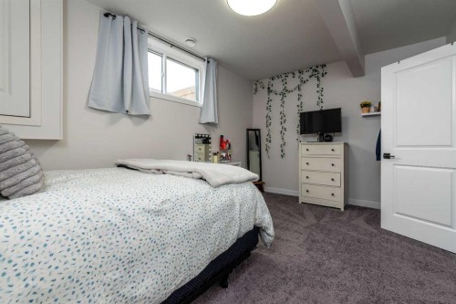7302 37 Street Close, Lloydminster, AB - Indoor Photo Showing Bedroom