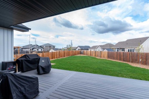 7302 37 Street Close, Lloydminster, AB - Outdoor