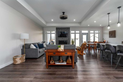 7302 37 Street Close, Lloydminster, AB - Indoor Photo Showing Living Room