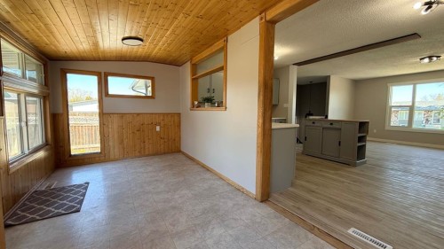 5205 32 Street, Lloydminster, AB - Indoor Photo Showing Other Room
