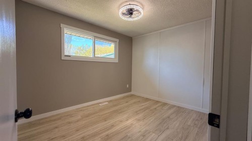 5205 32 Street, Lloydminster, AB - Indoor Photo Showing Other Room