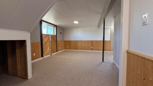 5205 32 Street, Lloydminster, AB - Indoor