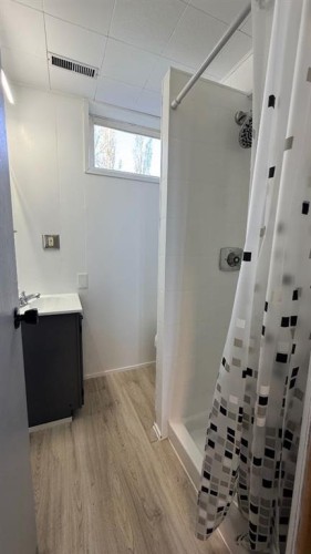 5205 32 Street, Lloydminster, AB - Indoor Photo Showing Other Room