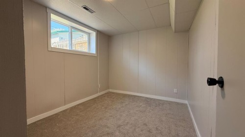 5205 32 Street, Lloydminster, AB - Indoor Photo Showing Other Room