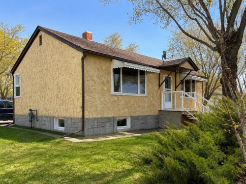 614 6 Avenue, Wainwright, AB - Outdoor