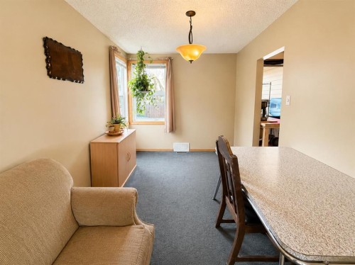 614 6 Avenue, Wainwright, AB - Indoor