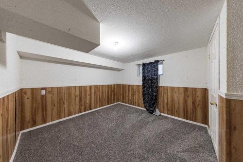 5223 50 Street, Lloydminster, AB - Indoor Photo Showing Other Room