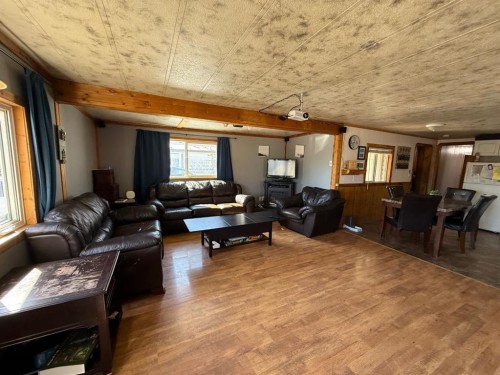 5202 56B Street, Lloydminster, AB - Indoor Photo Showing Living Room