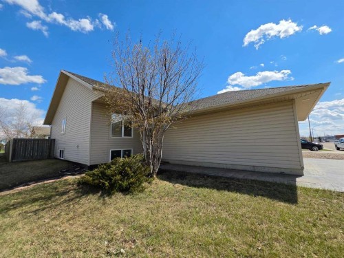 4105 67Th Avenue, Lloydminster, AB - Outdoor