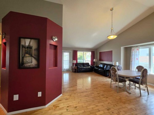 4105 67Th Avenue, Lloydminster, AB - Indoor Photo Showing Dining Room