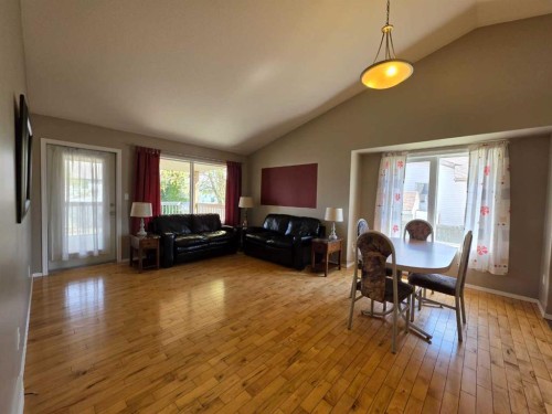 4105 67Th Avenue, Lloydminster, AB - Indoor Photo Showing Dining Room
