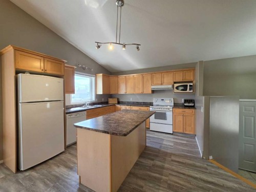 4105 67Th Avenue, Lloydminster, AB - Indoor Photo Showing Kitchen