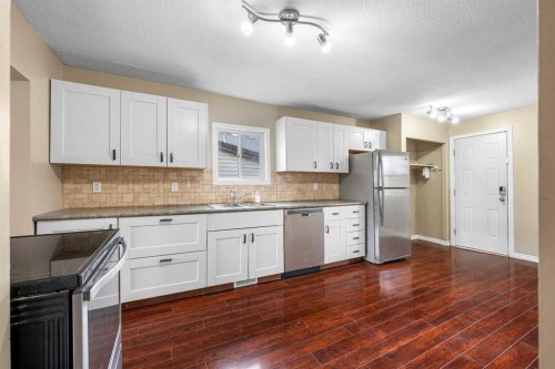 4724 49 Street, Lloydminster, SK - Indoor Photo Showing Kitchen