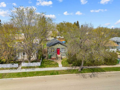 4724 49 Street, Lloydminster, SK - Outdoor