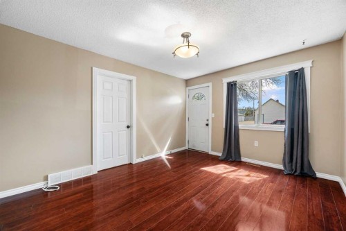 4724 49 Street, Lloydminster, SK - Indoor Photo Showing Other Room