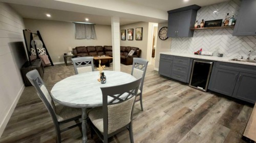 1213 4 Avenue, Wainwright, AB - Indoor Photo Showing Dining Room