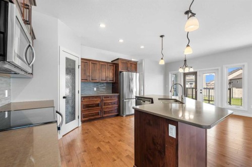 6-2715 73 Avenue, Lloydminster, AB - Indoor Photo Showing Kitchen