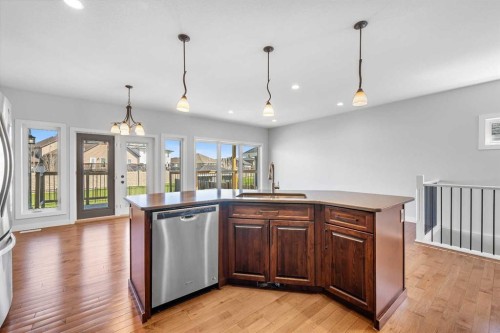 6-2715 73 Avenue, Lloydminster, AB - Indoor Photo Showing Kitchen
