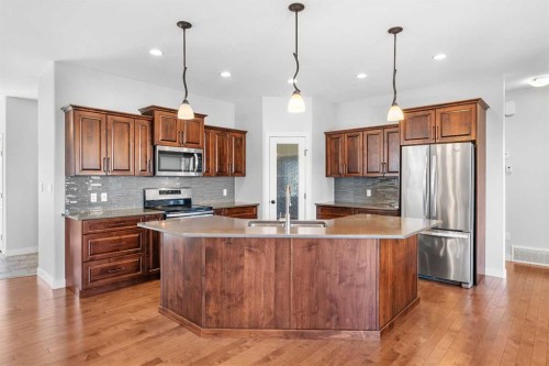 6-2715 73 Avenue, Lloydminster, AB - Indoor Photo Showing Kitchen With Double Sink