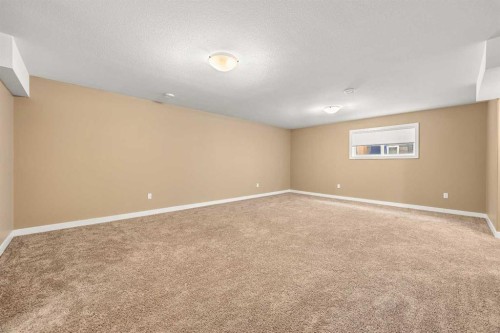 6-2715 73 Avenue, Lloydminster, AB - Indoor Photo Showing Other Room
