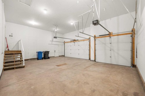 6-2715 73 Avenue, Lloydminster, AB - Indoor Photo Showing Garage