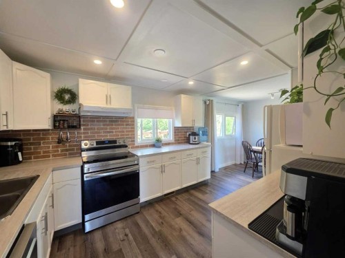 454004 Range Rd 65, Rural Wainwright No. 61, M.D. Of, AB - Indoor Photo Showing Kitchen