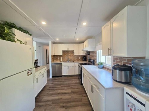 454004 Range Rd 65, Rural Wainwright No. 61, M.D. Of, AB - Indoor Photo Showing Kitchen With Double Sink