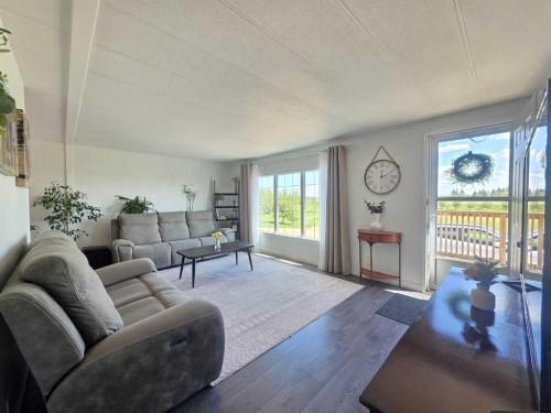 454004 Range Rd 65, Rural Wainwright No. 61, M.D. Of, AB - Indoor Photo Showing Living Room
