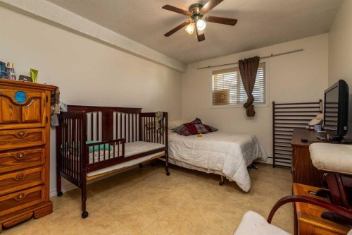 109B-3007 57A Ave, Lloydminster, AB - Indoor Photo Showing Bedroom