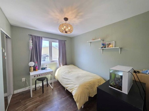 1601 3 Avenue, Wainwright, AB - Indoor Photo Showing Bedroom