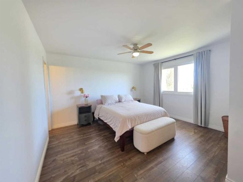 1601 3 Avenue, Wainwright, AB - Indoor Photo Showing Bedroom