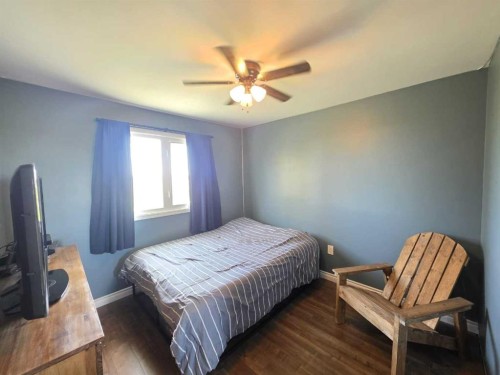 1601 3 Avenue, Wainwright, AB - Indoor Photo Showing Bedroom