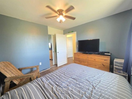 1601 3 Avenue, Wainwright, AB - Indoor Photo Showing Bedroom