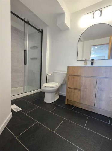 1601 3 Avenue, Wainwright, AB - Indoor Photo Showing Bathroom