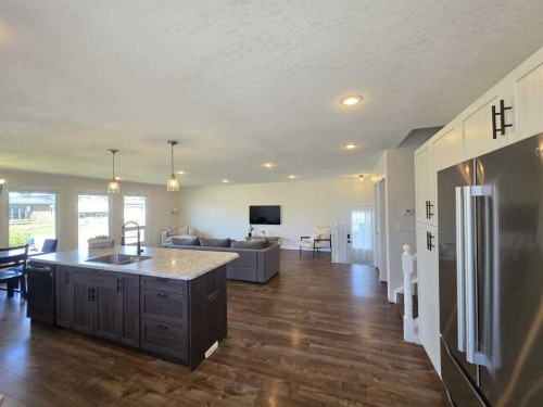 1601 3 Avenue, Wainwright, AB - Indoor Photo Showing Kitchen